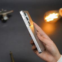 Load image into Gallery viewer, Premium Metal Texture Borderless Magsafe Case