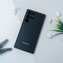 Load image into Gallery viewer, Matte Finish Protective TPU Back Case For Galaxy S22 Ultra